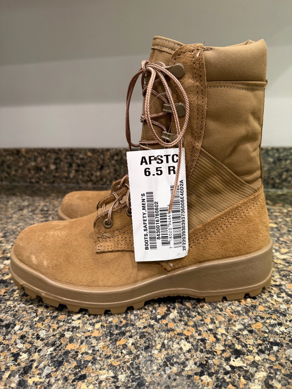 Belleville. Mens 6.5  Tactical Lace-Up Boots in Tan new